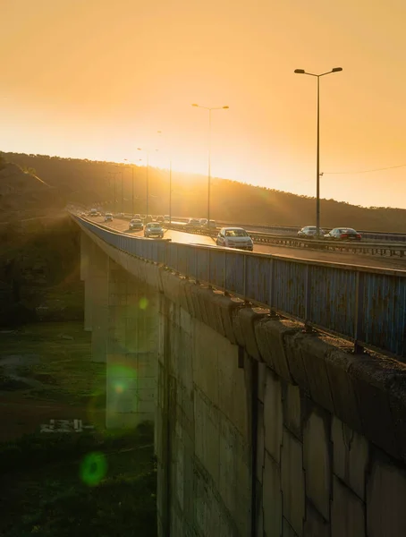 Анкара Турция Июля 2020 Автомобили Движутся Шоссе Мостовой Дороге Над — стоковое фото