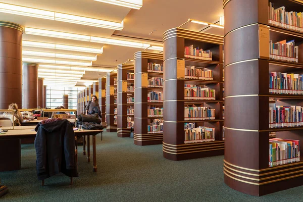 앙카라 2020 도서관 내부에 테이블 도서관은 최근에 대통령 집무실 근처에 — 스톡 사진