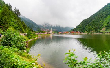 Türkiye 'nin Trabzon kentindeki Uzungol' un panoramik manzarası