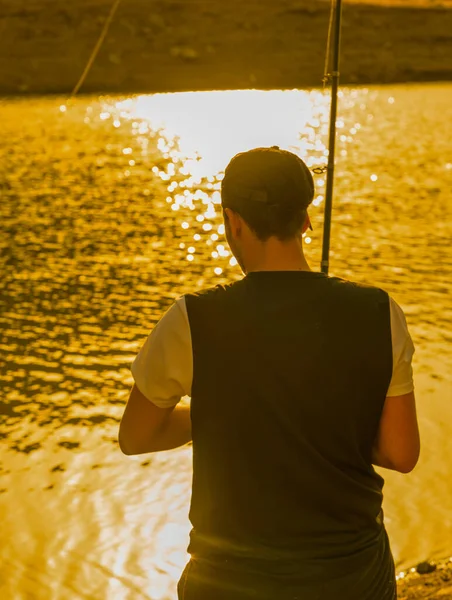 Rückansicht Des Angelns Auf Dem See Bei Sonnenuntergang Silhouette Eines — Stockfoto
