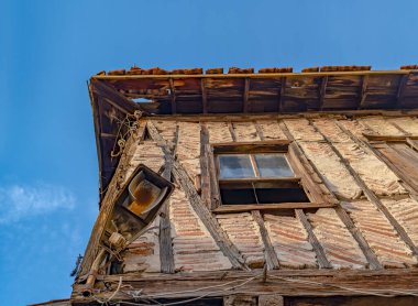 Ulus Mahallesi, Ankara, Türkiye 'de terk edilmiş geleneksel Türk evi