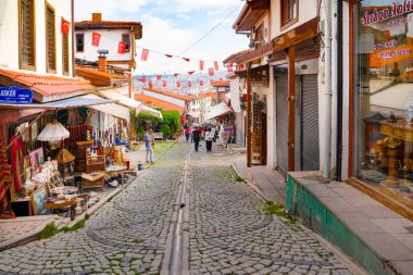 Ankara / Türkiye-16 Haziran 2019: Ankara Kalesi civarında alışveriş için turistik mahalle