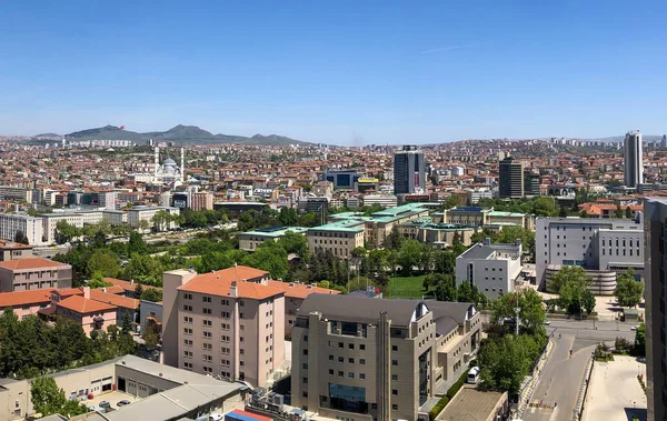 アンカラ トルコ 2019年5月15日 トルコ大国民議会とコカテペモスクを背景にした街並み — ストック写真