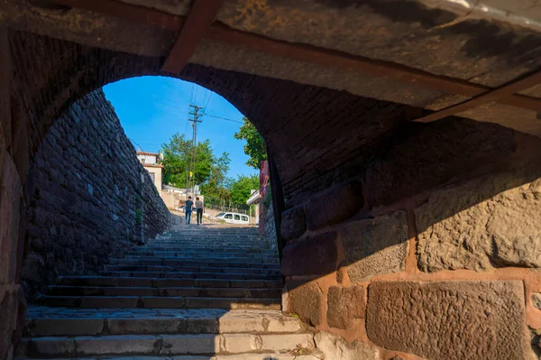 アンカラ城の周りの城門からの日常生活ビュー — ストック写真