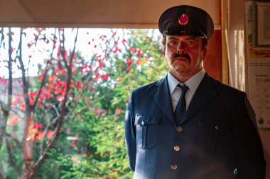 Ankara / Türkiye-25 Kasım 2018: Ankara 'daki Ulucanlar cezaevi müzesinde mum heykel görevlisi