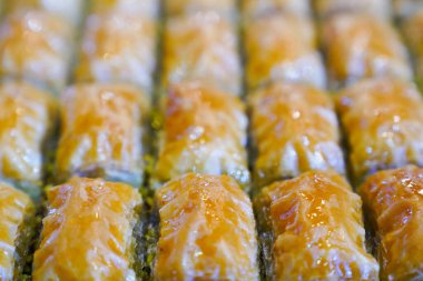 Şam fıstıklı Baklava, Türk geleneksel tatlısıdır.