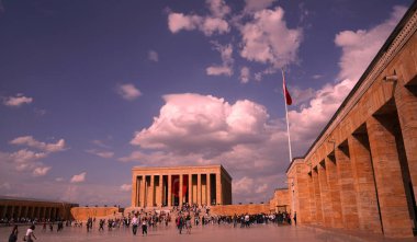 Ankara / Türkiye - 19 Mayıs 2018: Anitkabir 'de insanlar 19 Mayıs' ta Atatürk, Gençlik ve Spor Günü 'nü kutladılar, Mustafa Kemal Atatürk anıtı