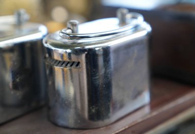 Metal para kutularıyla para biriktirme