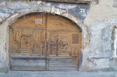 eski kapılar