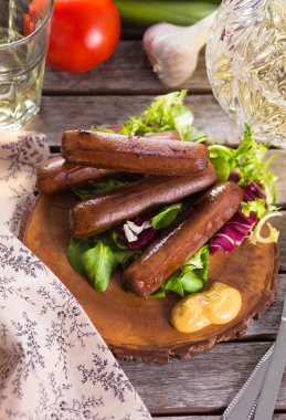 Piknik ızgara sosis ile