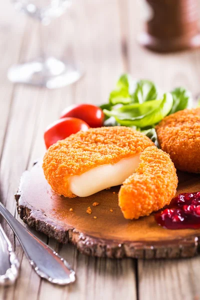 Bakad camembert — Stockfoto