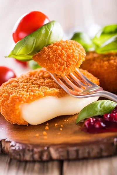 Camembert al forno Foto Stock Royalty Free