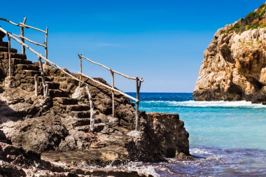 Deniz ve taş merdiven İspanya mallorca Adası