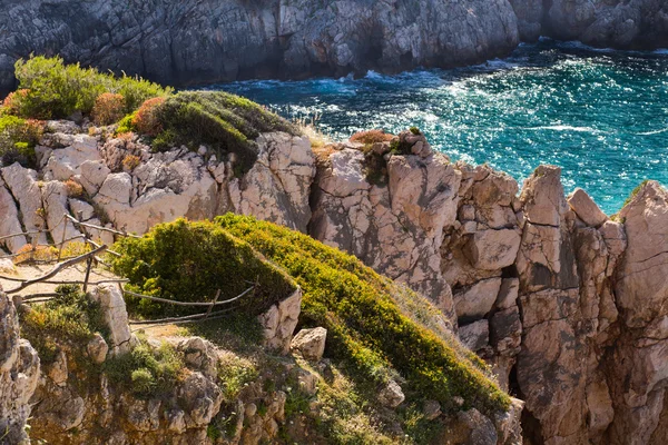 Mer Méditerranée et côte rocheuse d'Espagne Mallorca île — Photo