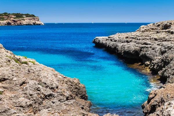 Medelhavet och klippiga kusten i Spanien mallorca ön Stockbild