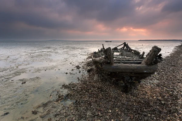 Wrack an der Küste von Qingdao bleibt — Stockfoto