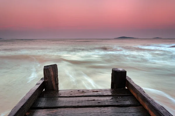 Wood plank road end of the pier — Stock Photo, Image