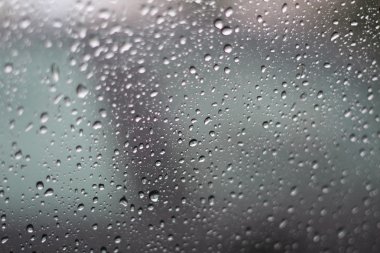 cam üzerine düşer