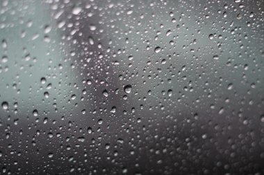 cam üzerine düşer