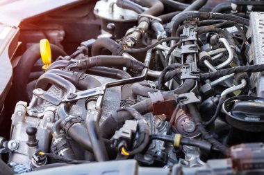 Ortak demiryolu yakıt enjeksiyon sistemine sahip modern dizel motor, arka plan