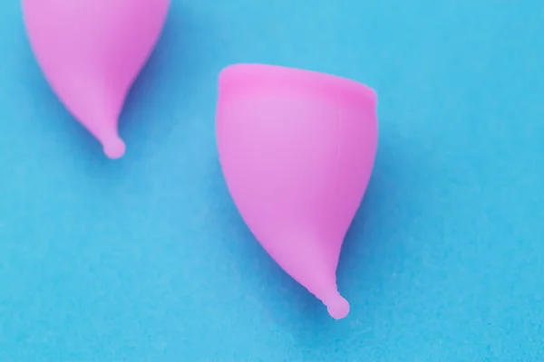 Două Cești Vaginale Roz Pentru Fete Pentru Colecta Descărcarea Gestiune — Fotografie, imagine de stoc