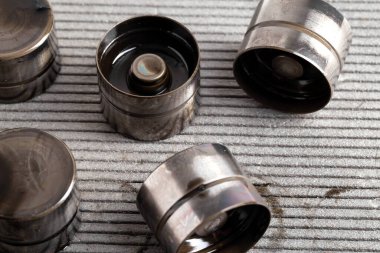 Araba motorunun yağlama sistemindeki hidrolik dengeleyiciler. Hidrolik kaldırıcıların tıklaması ve yükseltilmesi, arıza. Otomotiv Bölümü