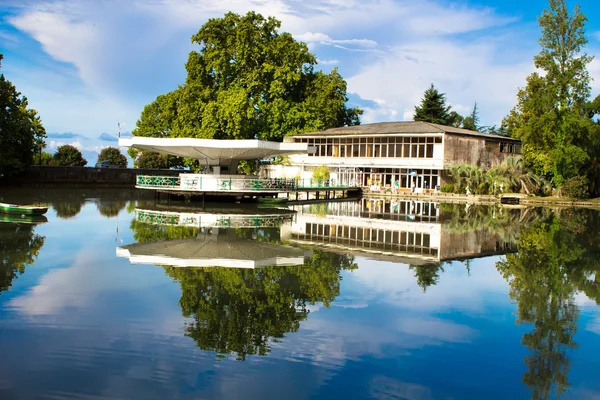 Teich im Park des Neuen Athos, Abchasien — Stockfoto