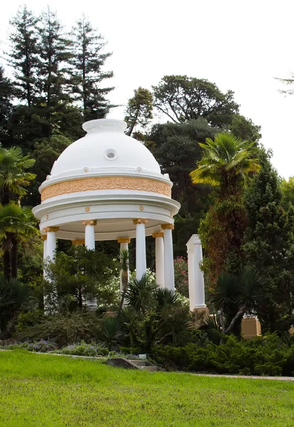 Pavilhão mouro, Sóchi, Arboreto — Fotografia de Stock