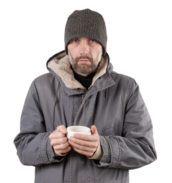 Hombre borracho sentado en la silla con el vidrio — Stockfoto