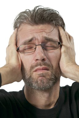 Olgun adam baş ağrısı acı