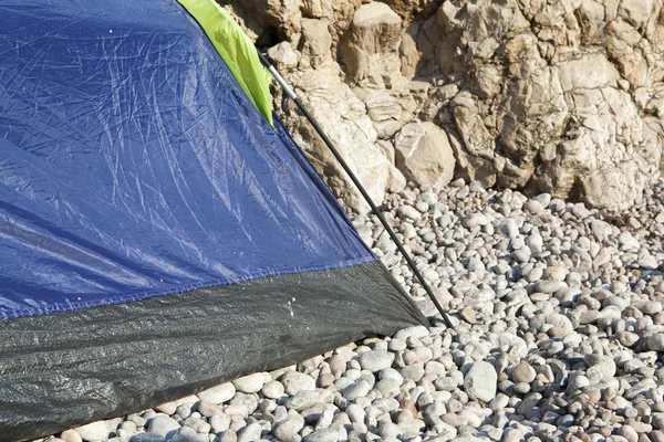 Niebieski namiot na plaży — Zdjęcie stockowe