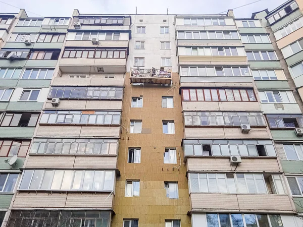 Dämmung Der Fassade Eines Mehrfamilienhauses — Stockfoto