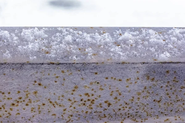 Сніг Лежить Металевих Перилах — стокове фото