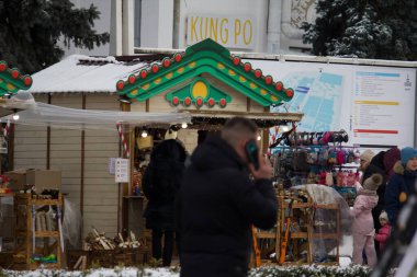Kiev 'deki Noel pazarında sergi merkezinde.