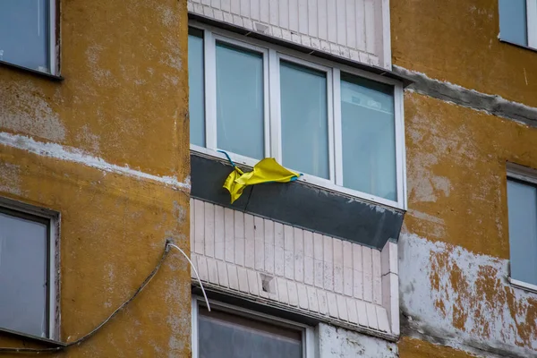 Bandera Ucrania Balcón Del Apartamento —  Fotos de Stock