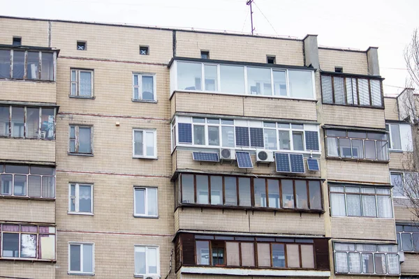 Panneaux Olaires Sur Balcon Une Maison Kiev — Photo