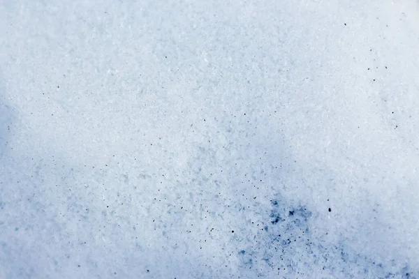 地面は雪で覆われており 表面は近くにあります — ストック写真