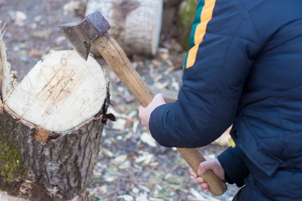 Child Chopping Wood Winter Ukraine — Stock Photo, Image