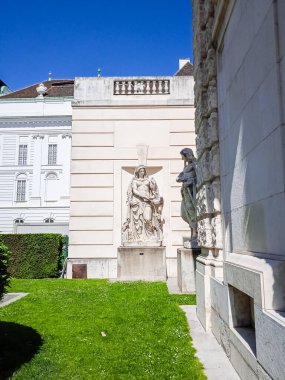 Baharda Viyana 'daki Hofburg Sarayı