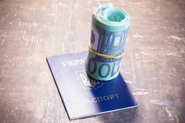 Banknotes on the passport of Ukraine. Difficulties in crossing the border due to the war in Ukraine