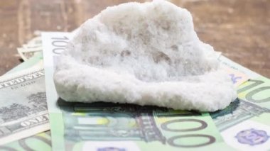 Banknotlara kaya tuzu. Savaş nedeniyle Ukrayna 'da gıda fiyatlarındaki artış
