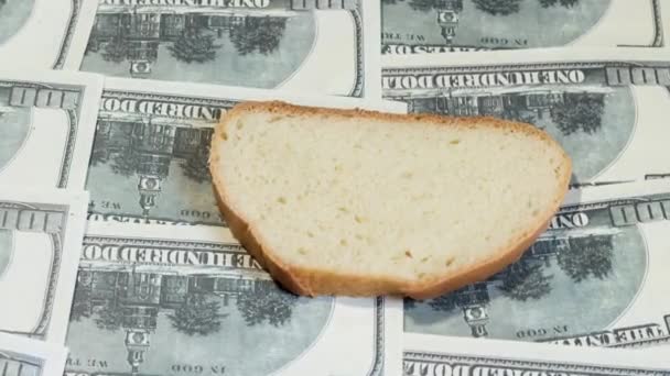 Chleb Banknotach Wzrost Kosztów Żywności Spowodowany Wojną Ukrainie — Wideo stockowe