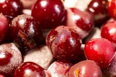 Buzlu vişneli iştah açıcı.