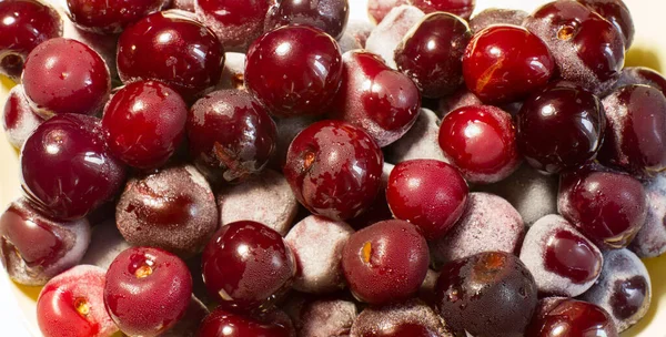 Appetizing Juicy Cherries Frost Close — Stock Photo, Image