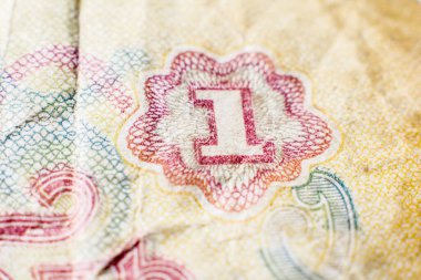 Eskisinin elementleri yakın planda ruble banknot.