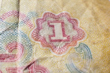 Eskisinin elementleri yakın planda ruble banknot.