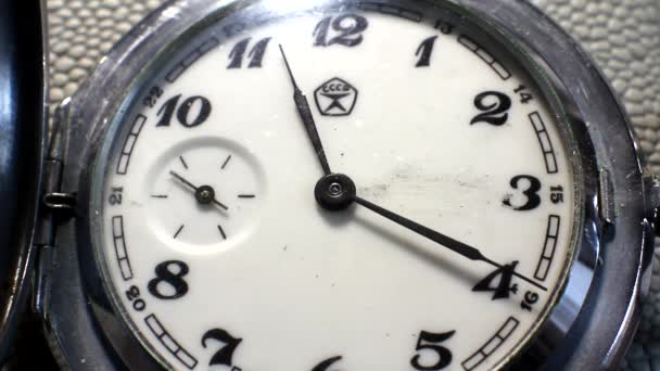 Arrows Rotate Mechanical Clock Watch — Stockvideo