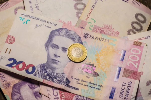 Zloty Coins 200 Hryvnia Banknotes Inflation Ukraine Due War — Stockfoto