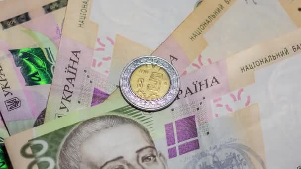 Dollar Coin 500 Hryvnia Bills Inflation Ukraine Due War — Stockvideo