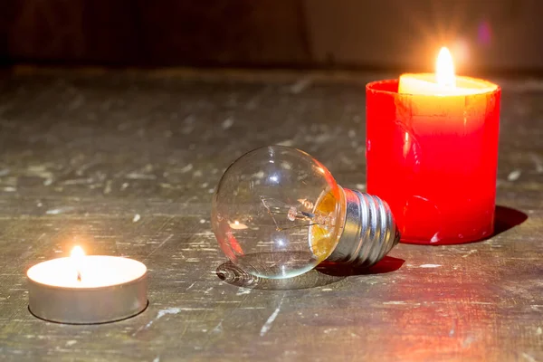 Skleněná Lampa Mezi Svíčkami Výpadek Proudu Ukrajině Důsledku Války — Stock fotografie
